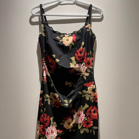 Floral Dress Black - Picture 1 of 8